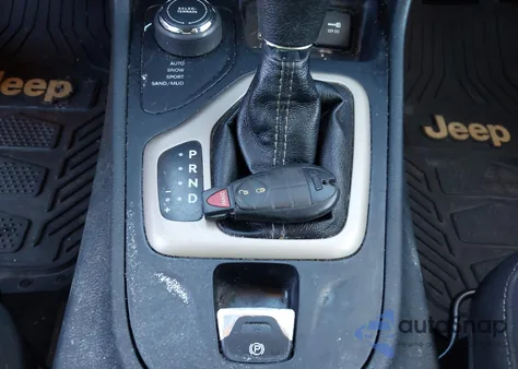 2015 Jeep Cherokee Latitude из США, поврежденный, VIN 1C4PJMCB6FW625086